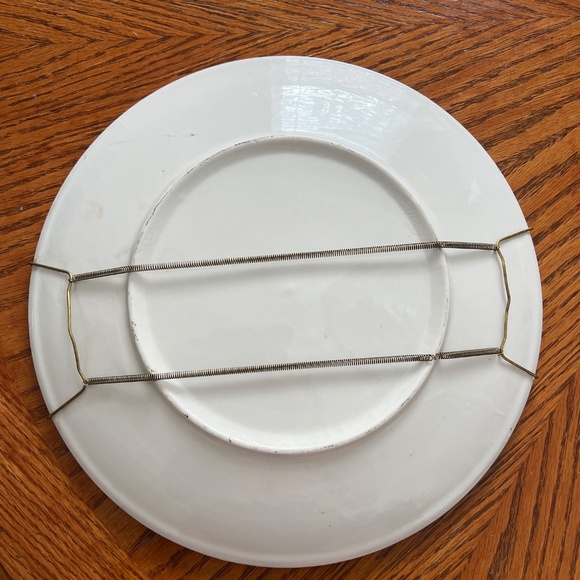 Ceramic plate featuring two winter cardinals - Picture 5 of 7